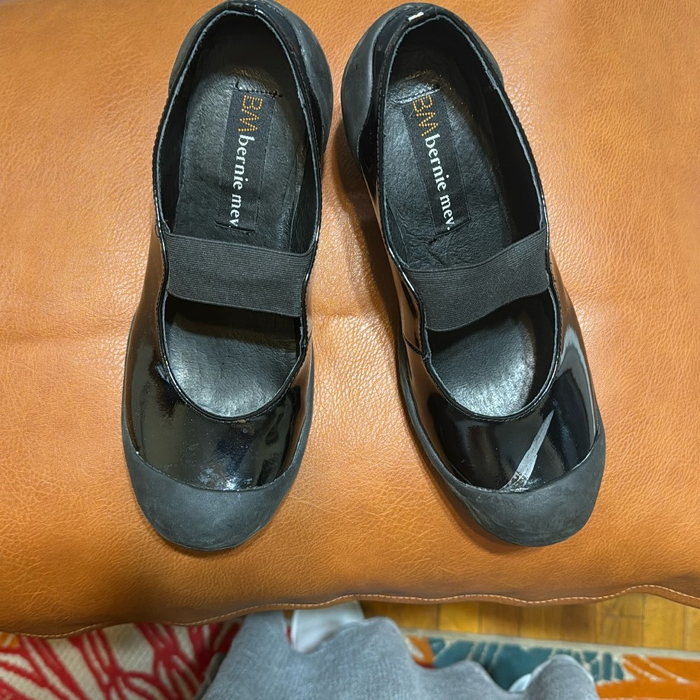 Blk patent chunk heel pump